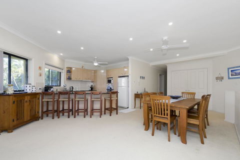 Al Mare No 2 42a - Accommodation Tasmania 1