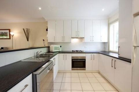 Albury Suites - Schubach Street - Accommodation Tasmania 2