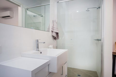 Albury Yalandra Apartment 1 - Accommodation Tasmania 2