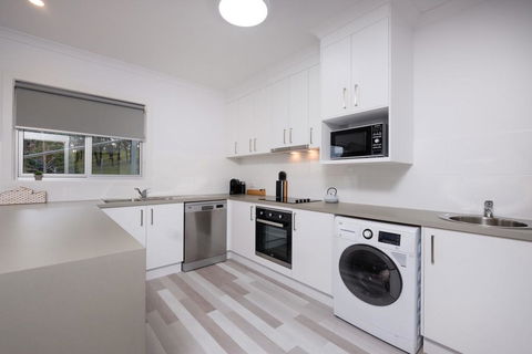 Albury Yalandra Apartment 3 - Accommodation Tasmania 3