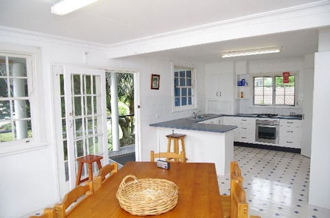 Allamanda House, 3 Willow Street - Accommodation Tasmania 2