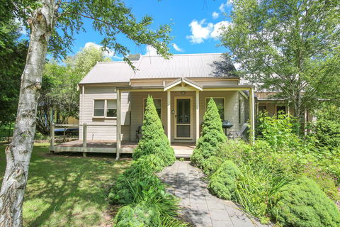 Alpine Arnica Cottage 1 - Accommodation Tasmania 1
