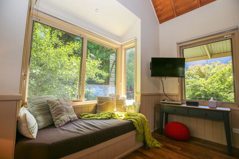 Alpine Arnica Cottage 2 - Accommodation Tasmania 1
