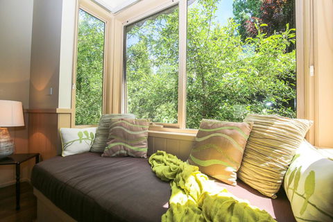 Alpine Arnica Cottage 2 - Accommodation Tasmania 2