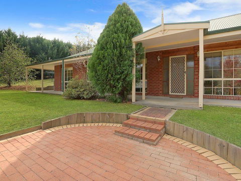 Alpine Mist - Spacious 5 Bedroom Home - Accommodation Tasmania 0