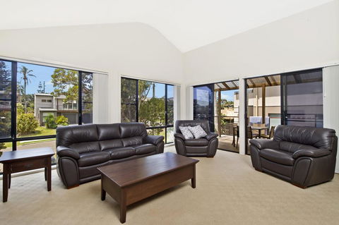 Amara 6 Wesley Avenue - Accommodation Tasmania 2