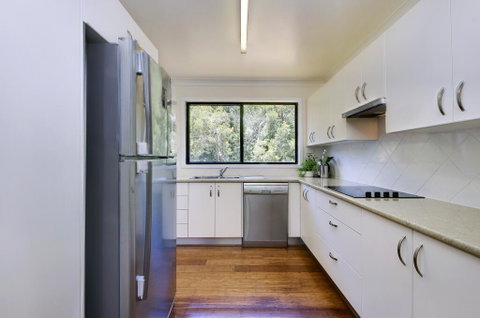 Ammaboolah At Hat Head - Accommodation Tasmania 3