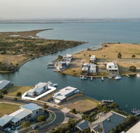 Anchored - Access to the Gippsland Lakes - Accommodation Tasmania