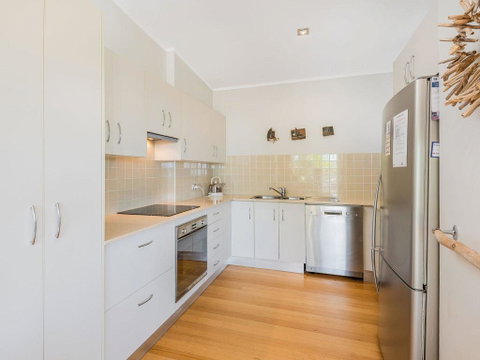 Angourie Blue 7- Stroll To Surfing Beaches. - Accommodation Tasmania 3