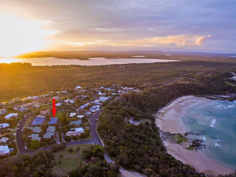 Angourie Blue 7- Stroll To Surfing Beaches. - Accommodation Tasmania 0