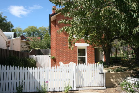 Annies Garden Cottage - Accommodation Tasmania 0