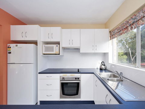 Apollo Court 3 - Nelson Bay - Accommodation Tasmania 3