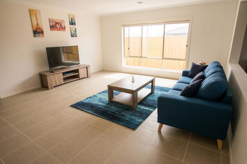 Apple House Point Cook - Accommodation Tasmania 2