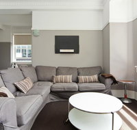 Apt - Sunny with Views - Accommodation Tasmania