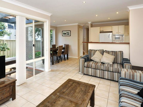 Aquarius Townhouse - Accommodation Tasmania 1