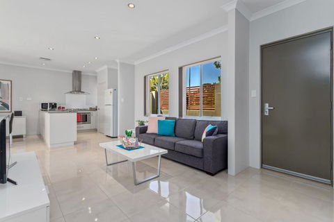 Ardross Short Stays - Accommodation Tasmania 2