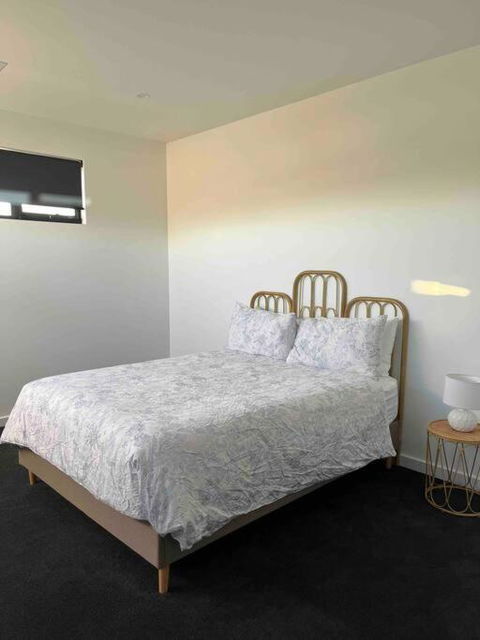Luxury On The Lake - Accommodation Tasmania 3