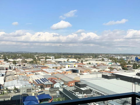 M-city Apartment - Executive Twin King Ensuites - Fully Equipped - Free Parking, Fast Wifi, Smart TV, Netflix, Complementary Drinks & Amenities - M-city Shopping Centre Clayton 3168 - Accommodation Tasmania 3