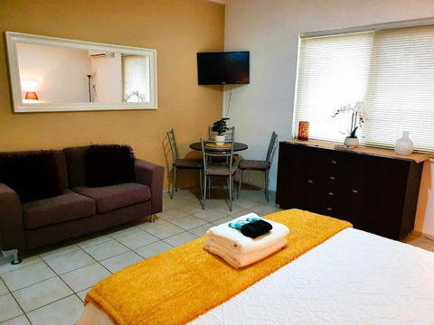M104 West Perth Studio Apartment Near Kings Park - Accommodation Tasmania 1