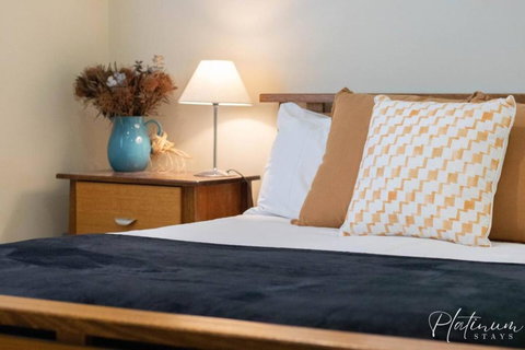 Magnolia By Lake - Accommodation Tasmania 0