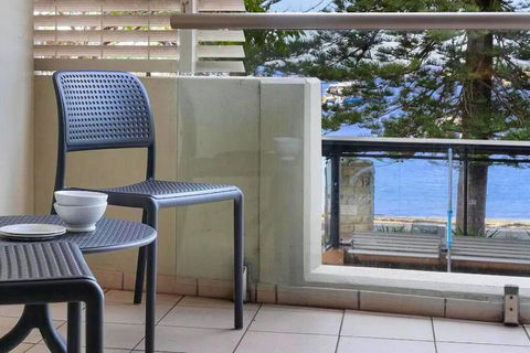 MAN54 -Manly Magic Waterfront Retreat With Gym & Sauna - Accommodation Tasmania 0