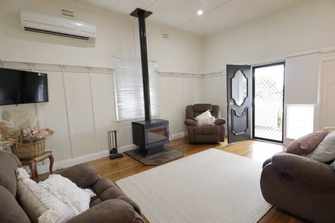 Manor Cottage - Accommodation Tasmania 0