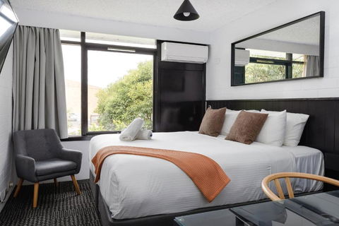 M Hotel - Accommodation Tasmania 3