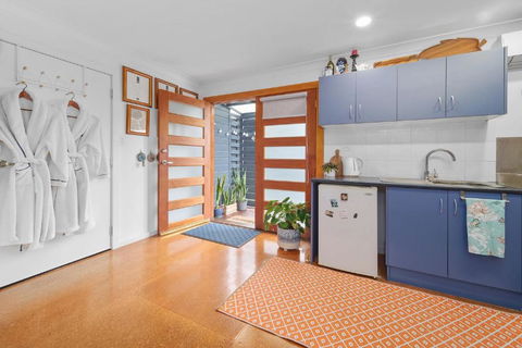 Marche Home Stay, Immaculate Presentation, Private & Relaxing - Accommodation Tasmania 2