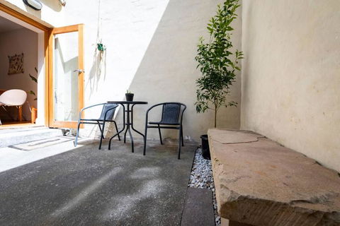 MELVINGTON BOUTIQUE APARTMENT IN HOBART CBD O - Accommodation Tasmania 1