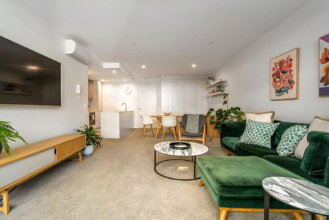 Modish Apartment Near Parliamentary Triangle - Accommodation Tasmania 1