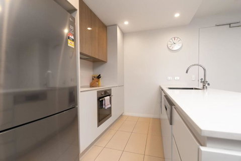 Modish Apartment Near Parliamentary Triangle - Accommodation Tasmania 2