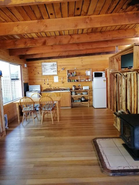 Minnow Cabins Lower Beulah - Accommodation Tasmania 2