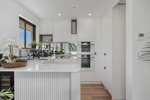 Modern, North-east Facing, 2-bed Apartment - Accommodation Tasmania 2