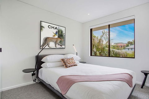 Modern, North-east Facing, 2-bed Apartment - Accommodation Tasmania 1