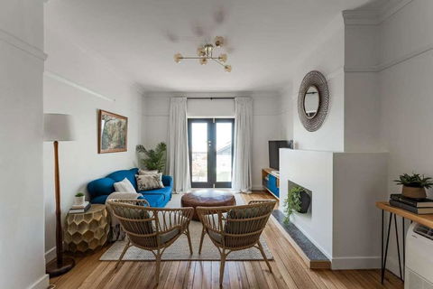 Modern 3-Bed Coastal Escape - Accommodation Tasmania 3