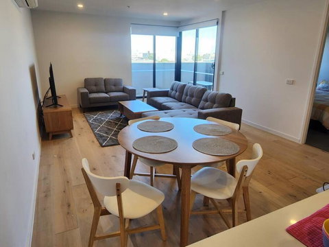 Modern Apartment Airport Area - Accommodation Tasmania 0