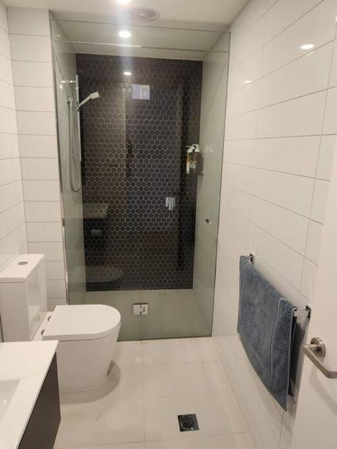 Modern Apartment Airport Area - Accommodation Tasmania 1