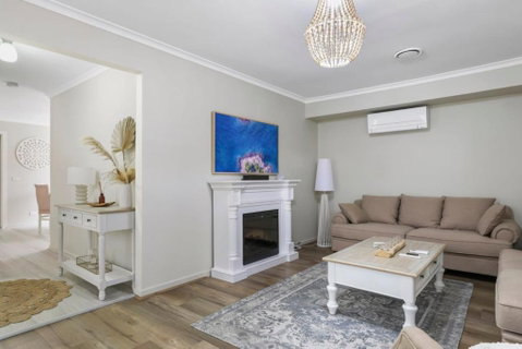 Modern Comfort In Preston - Accommodation Tasmania 1