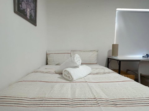 Montrose Double Bed Room Close To City - Accommodation Tasmania 3