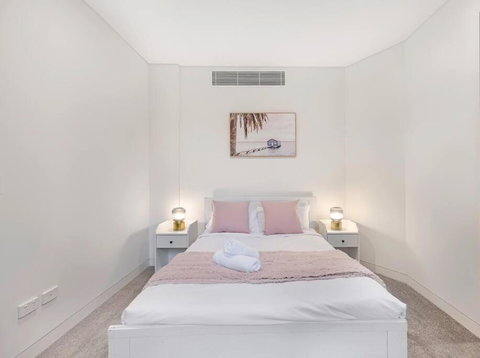 Modern 2B2B APT At Homebush - Accommodation Tasmania 1
