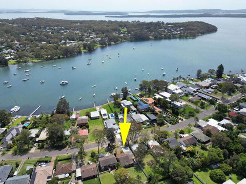 NEW PropertyBreezy Bayside Haven At Brightwaters - Accommodation Tasmania 0