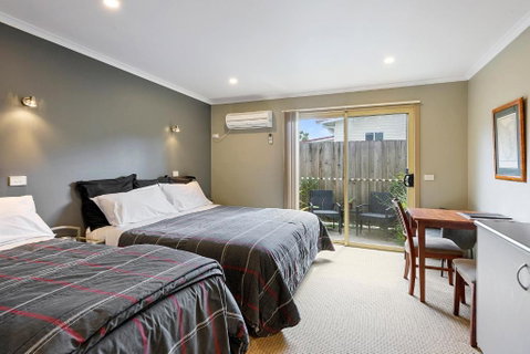 Motel Strahan - Accommodation Tasmania 0