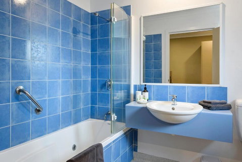 Motel Strahan - Accommodation Tasmania 3