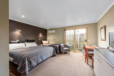 Motel Strahan - Accommodation Tasmania 1