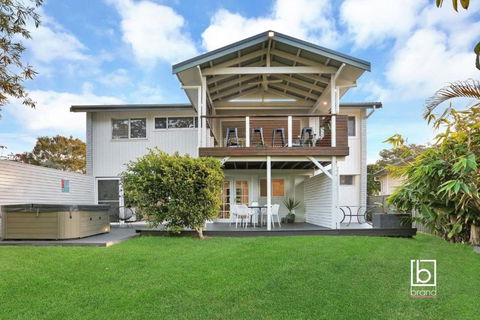 Natuna Lakeside Retreat - Accommodation Tasmania 0