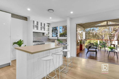 Natuna Lakeside Retreat - Accommodation Tasmania 1