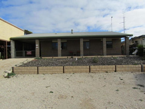 Nelson House - Accommodation Tasmania 0