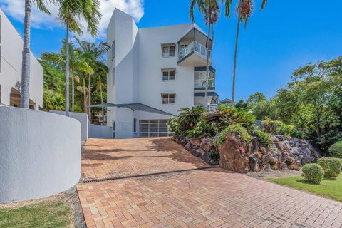 NEW! 2BR Whitsundays Oasis W/ Ocean Views - Accommodation Tasmania 3