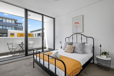 NEW 3BR Apt In Kingsgrove Sleeps 7 - Accommodation Tasmania 0