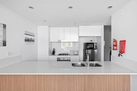 NEW 3BR Apt In Kingsgrove Sleeps 7 - Accommodation Tasmania 2